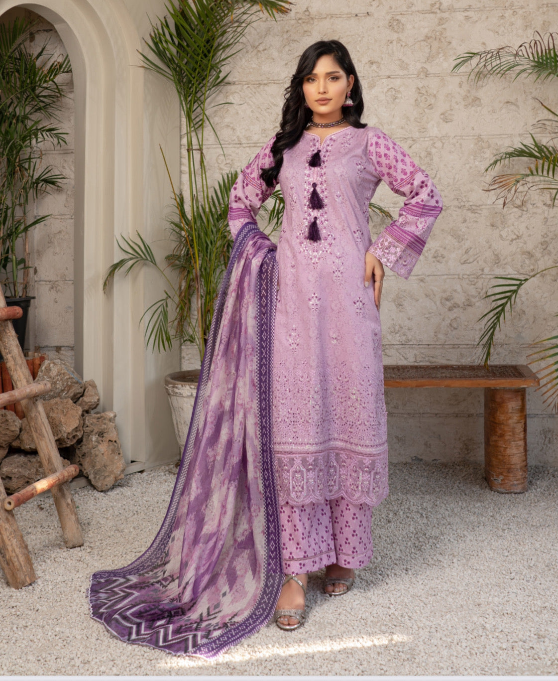 Traditional Pakistani Salwar Kameez, Cultural Wear for Women,258