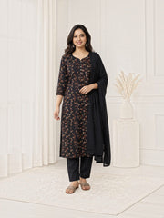 Traditional linen long sleeve Salwar Kameez for women, stylish cultural wear by Saree Ghor Charlotte, with intricate embroidery.