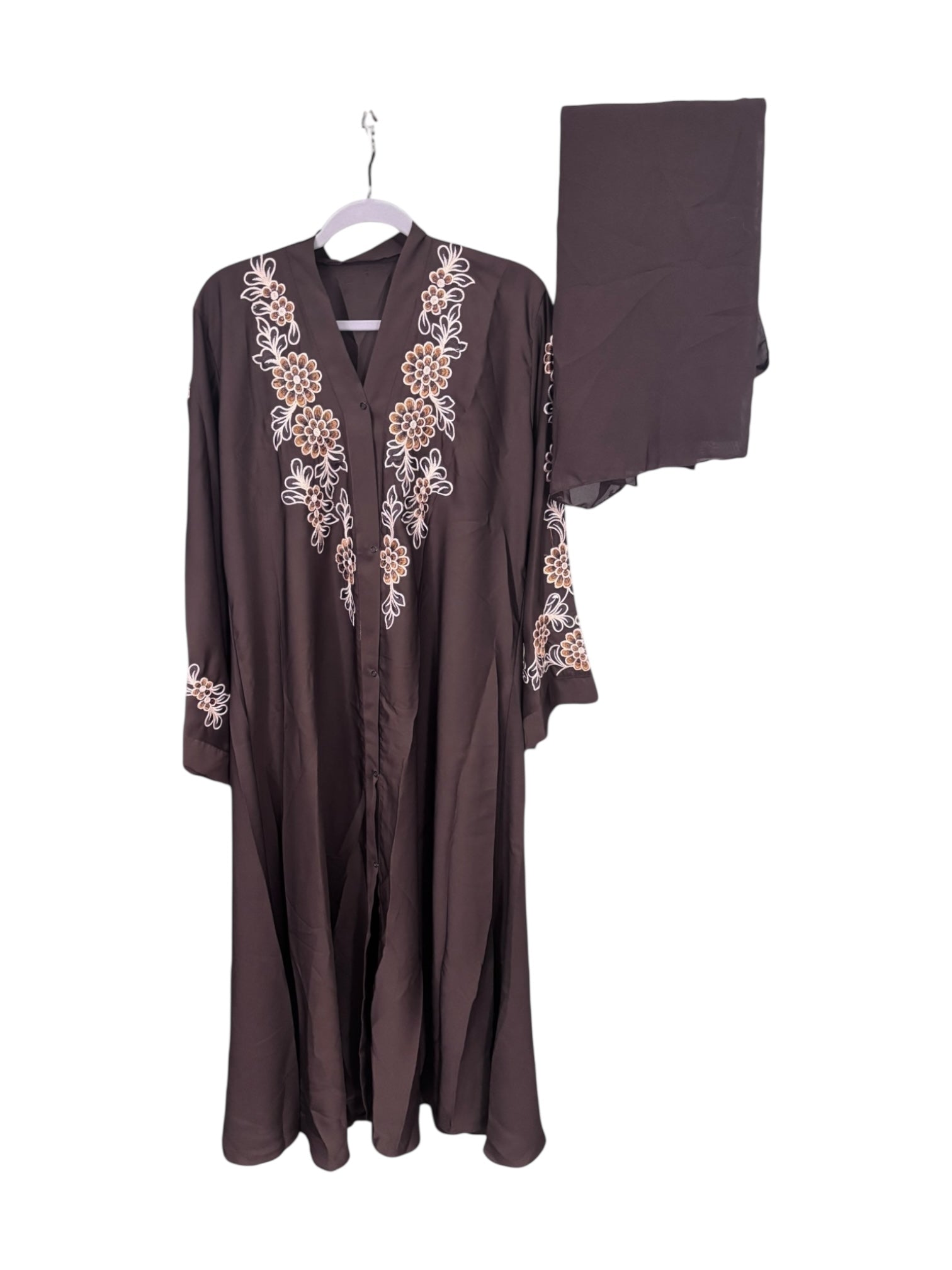 Women’s black Islamic abaya dress by Saree Ghor Charlotte, modest full-length abaya with elegant design and flowing fabric.