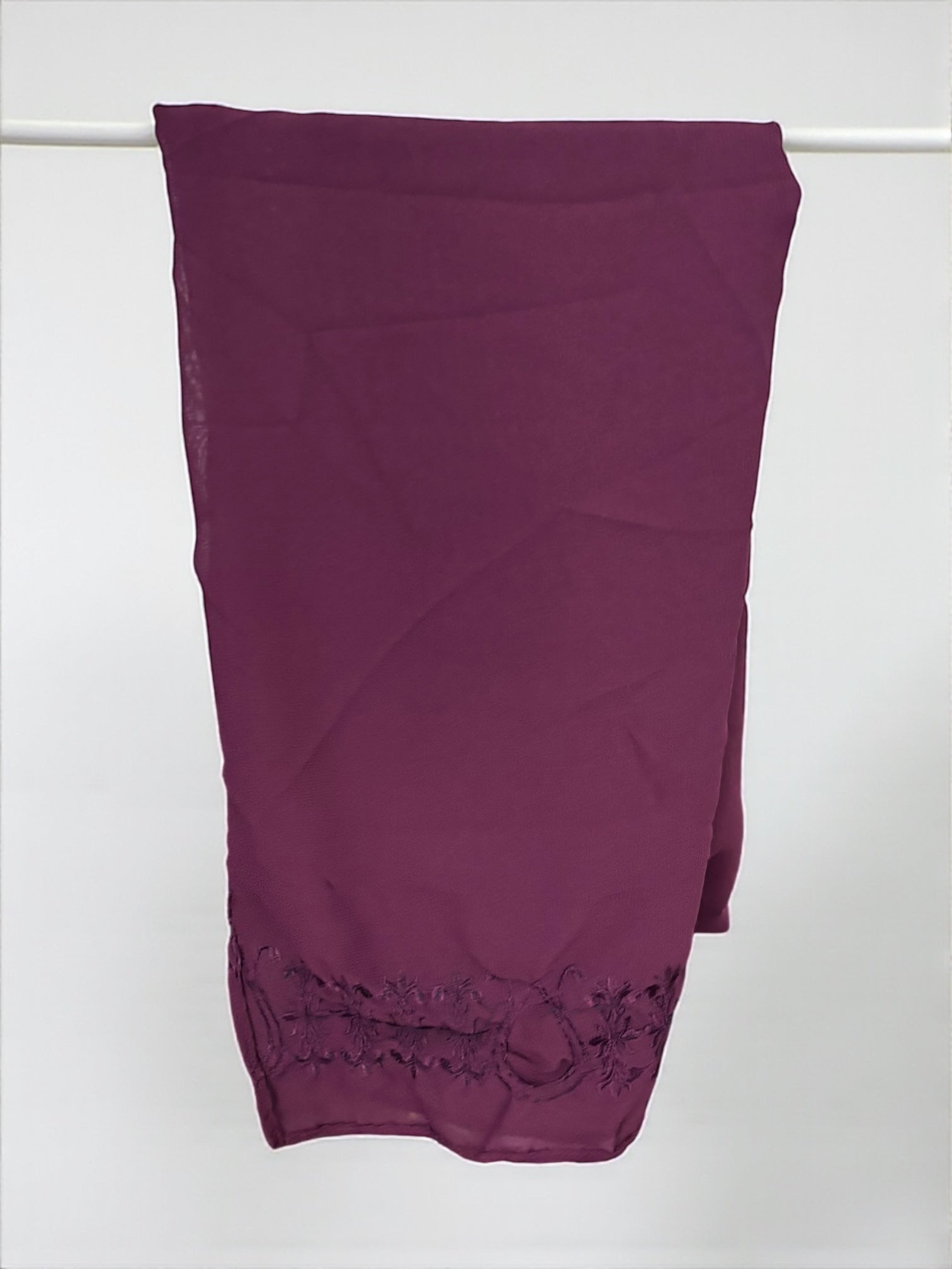 Women’s black Abaya with dupatta from Saree Ghor Charlotte, modest Islamic dress featuring elegant fabric and traditional design.