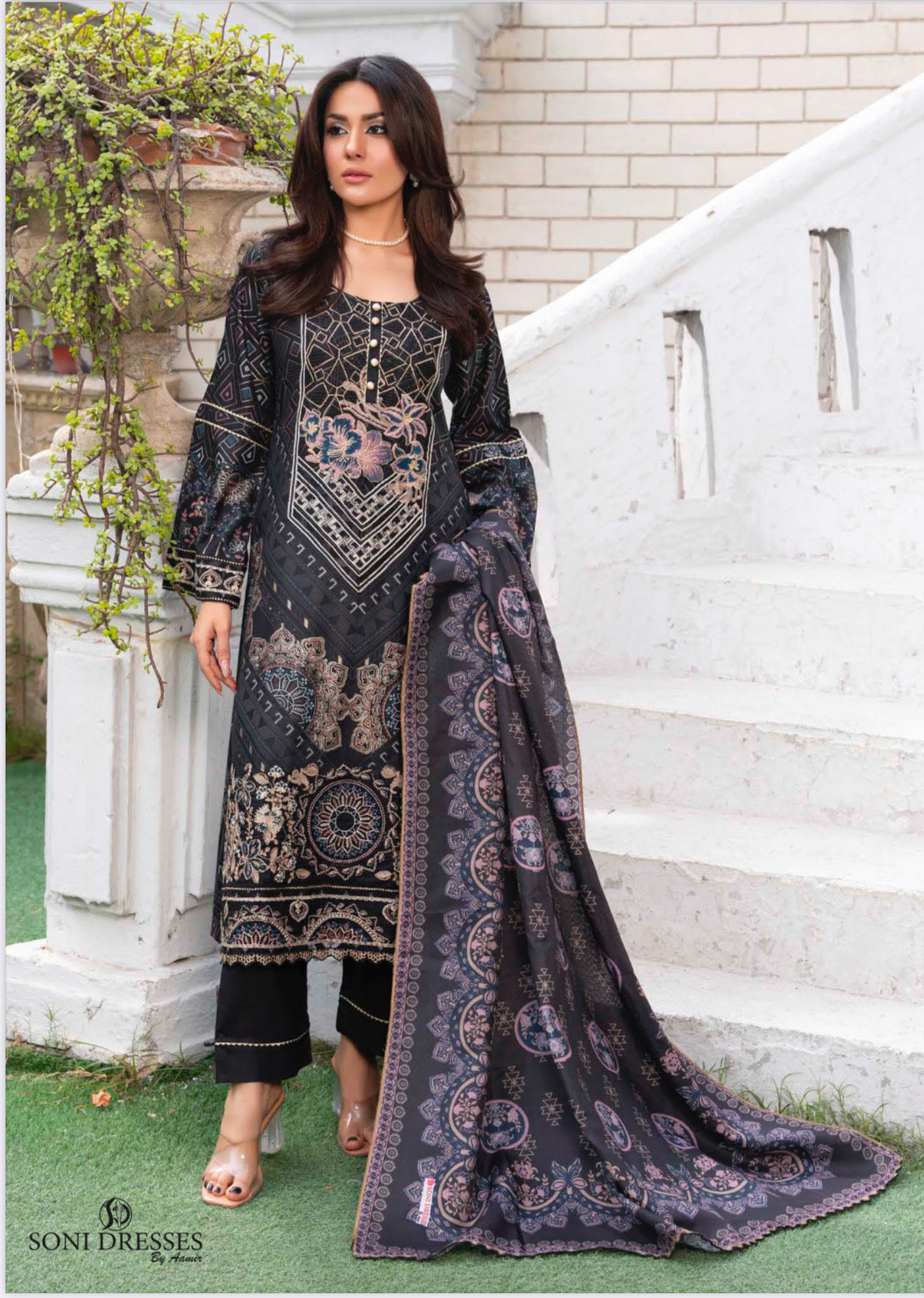 Traditional Pakistani Salwar Kameez – Stylish Ethnic Wear for Women-04