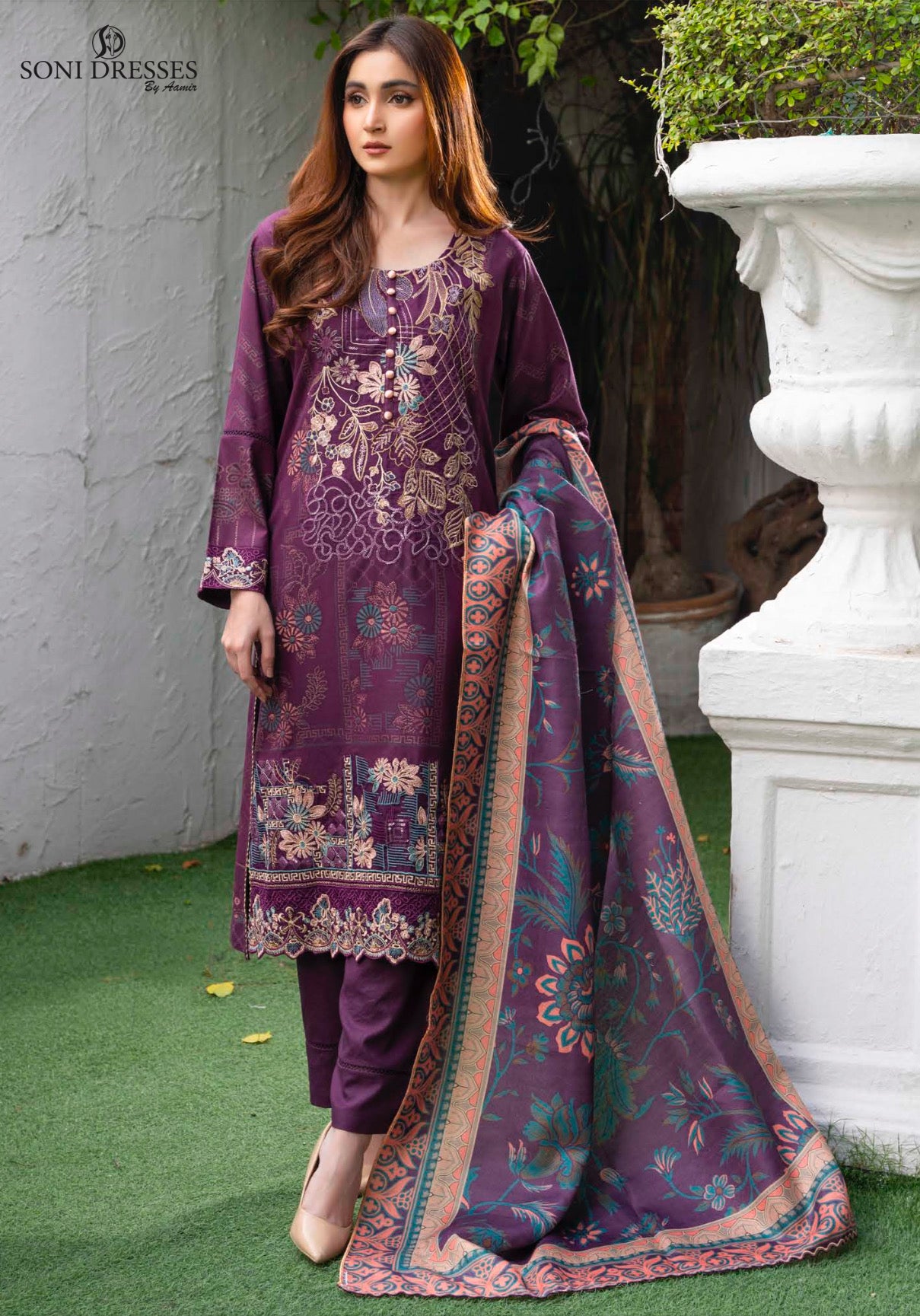 Traditional Pakistani Salwar Kameez – Stylish Ethnic Wear for Women-05