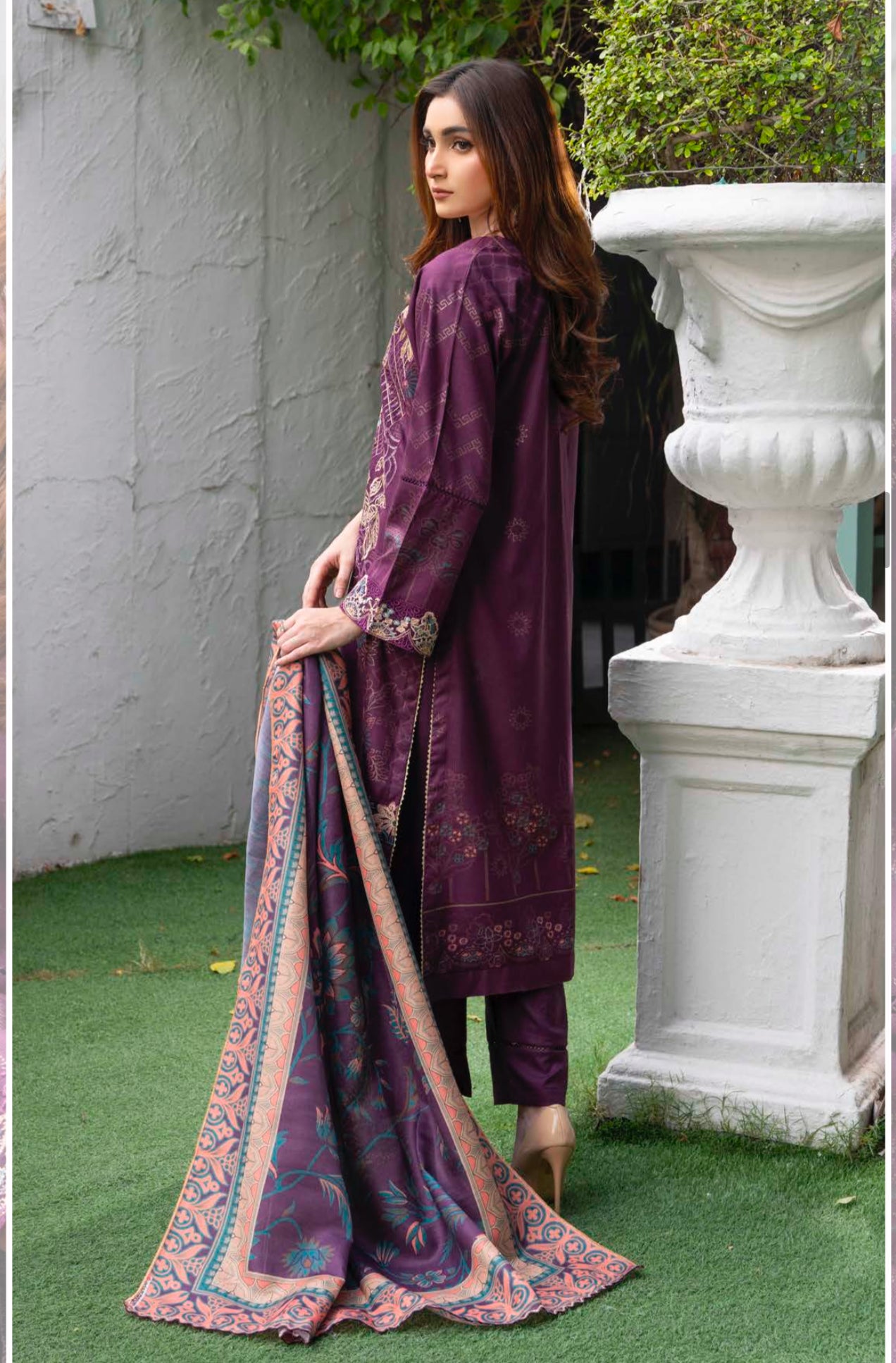 Traditional Pakistani Salwar Kameez – Stylish Ethnic Wear for Women-05