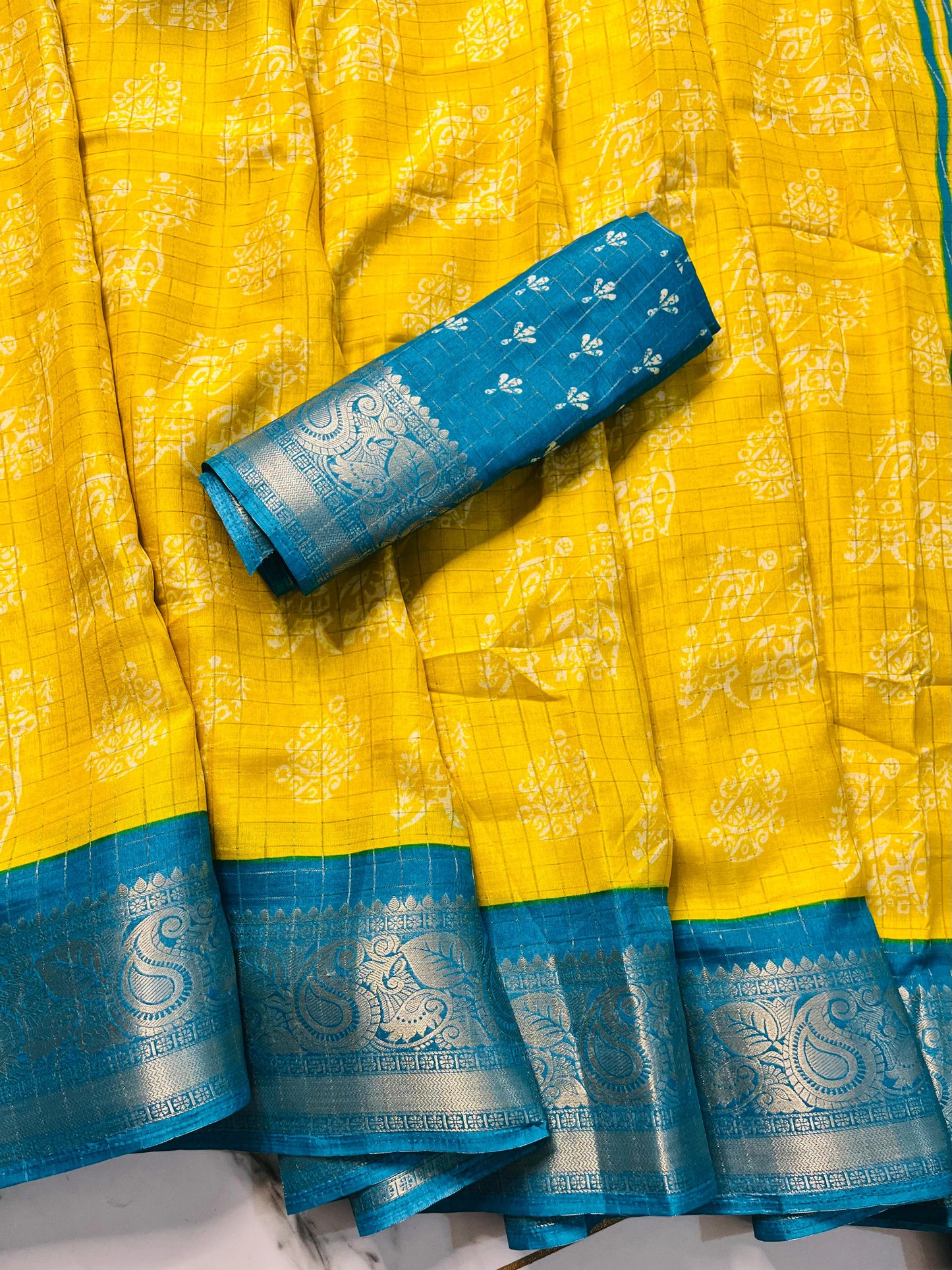 Exquisite Dola Silk Traditional Saree – Elegant Ethnic Wear for Women