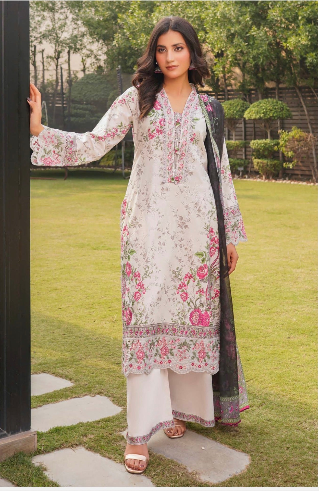 Pakistani Cotton Salwar Kameez, Cultural Wear for Women