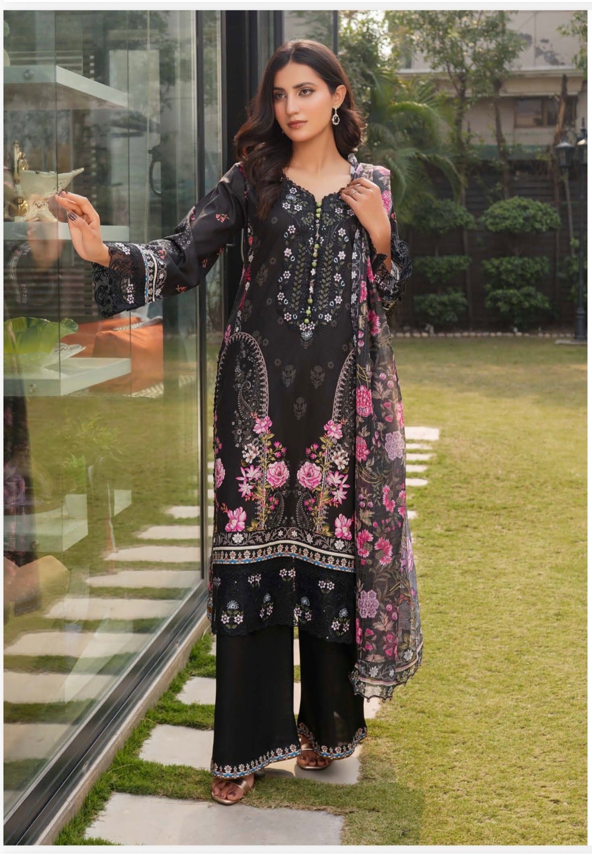 Pakistani Cotton Salwar Kameez, Cultural Wear for Women