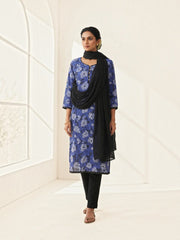 Traditional linen long sleeve Salwar Kameez for women by Saree Ghor Charlotte, showcasing elegant cultural wear in natural fabric.