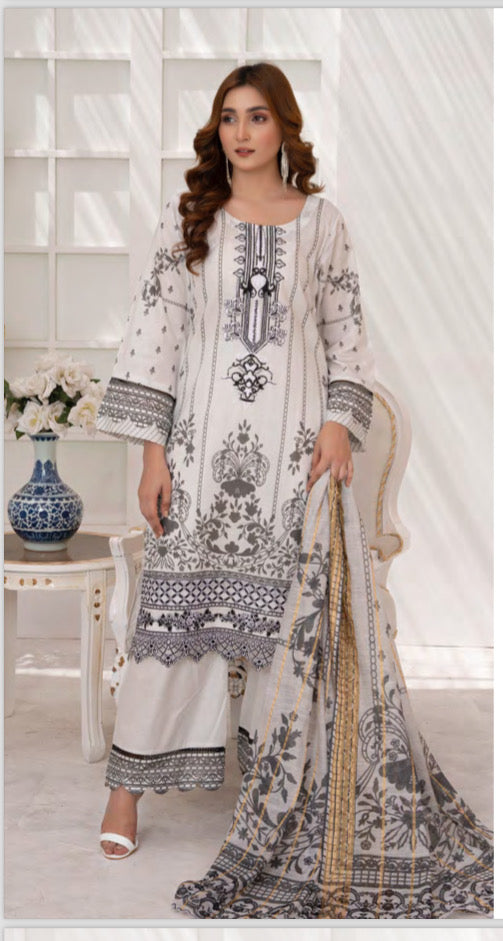 Traditional Pakistani Salwar Kameez Suit - D01