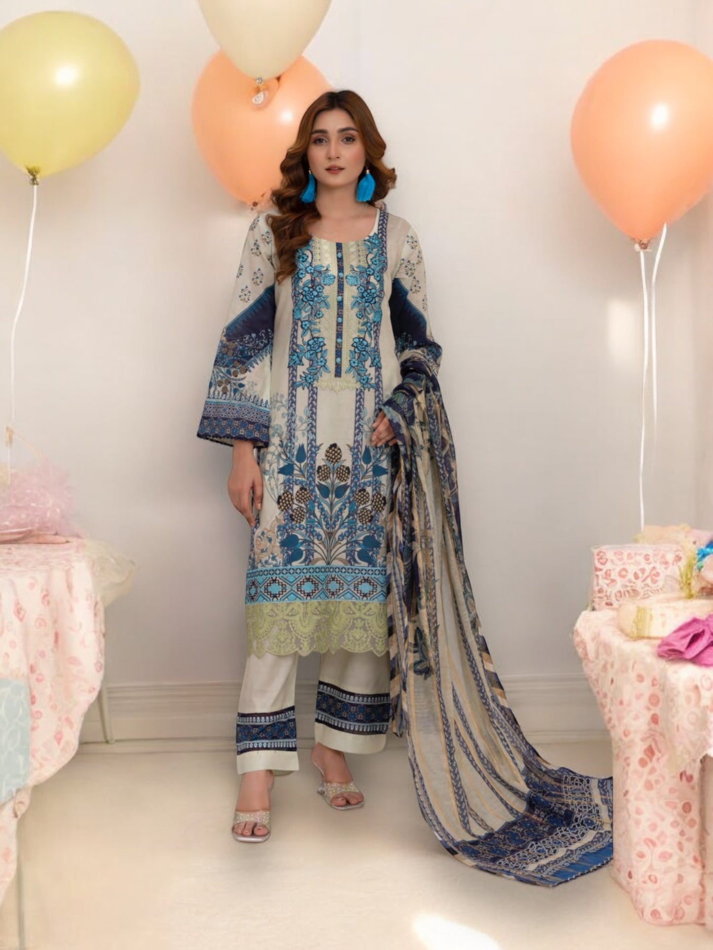 Traditional Pakistani Salwar Kameez Suit - D04