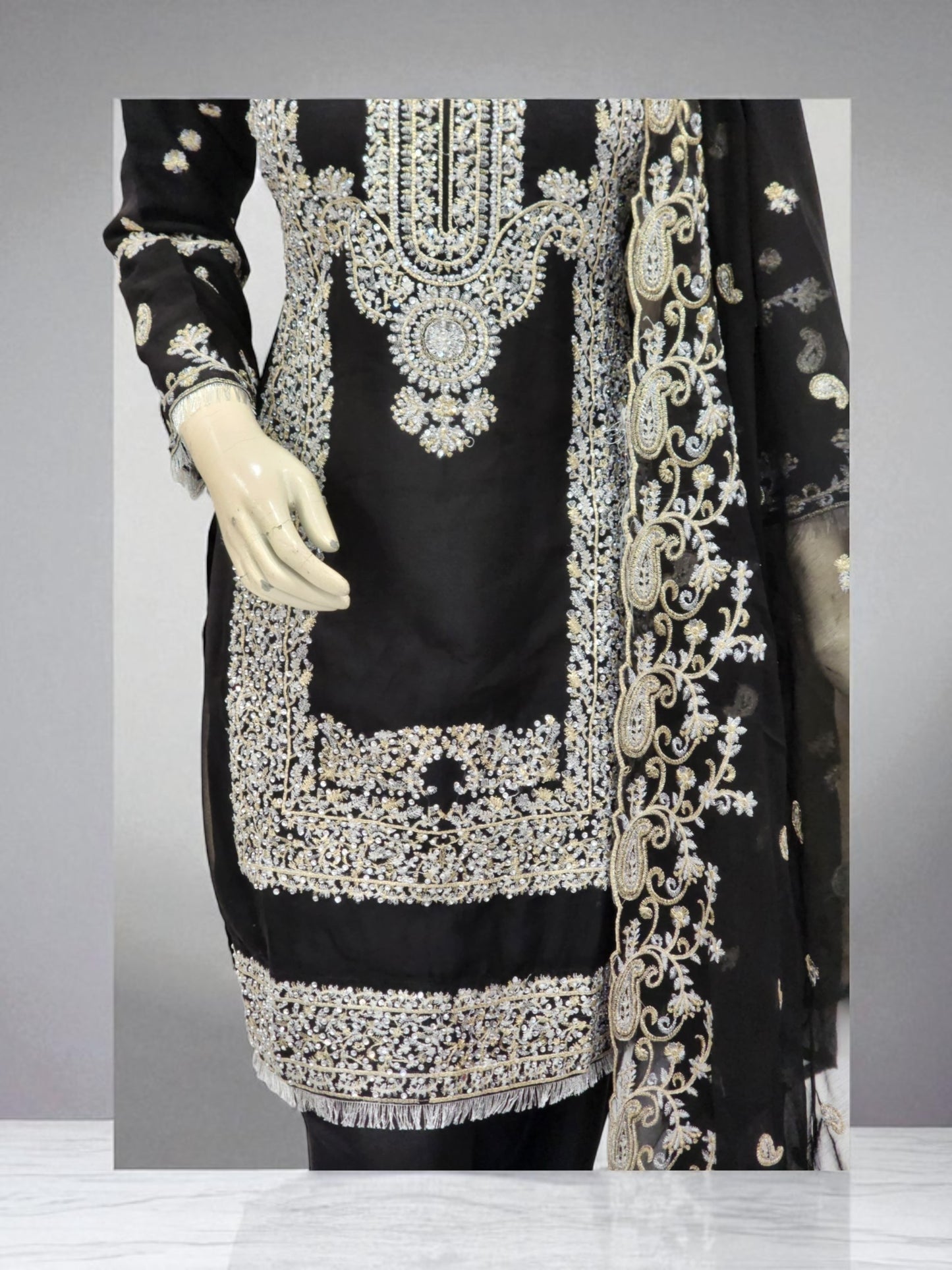 Traditional Salwar Kameez, Cultural Wear for Women, Aug11