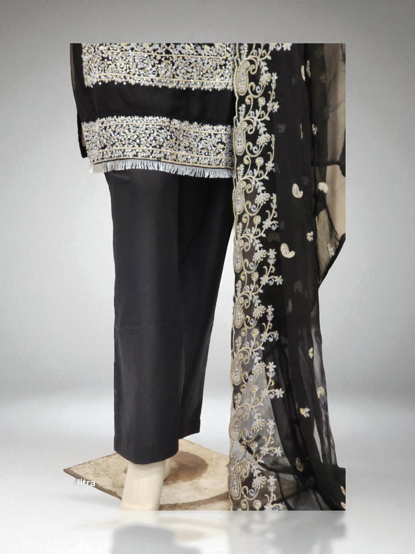 Traditional Salwar Kameez, Cultural Wear for Women, Aug11