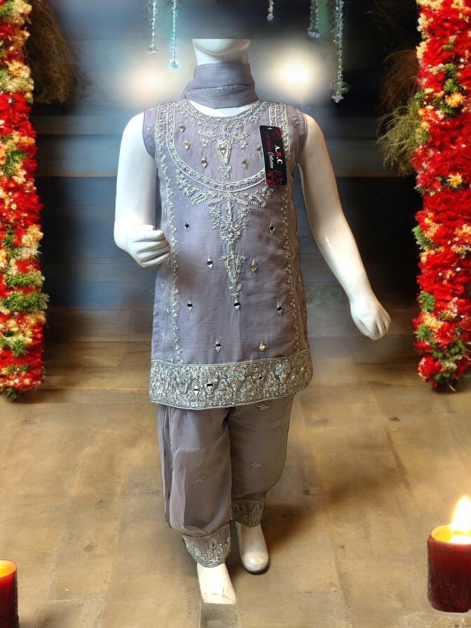 Elegant designer Salwar Kameez for little girls, Saree Ghor Charlotte, featuring colorful ethnic fabric for ages 6-12 months.
