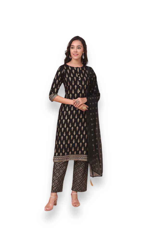 Traditional Saree Ghor Charlotte designer kurti with matching pant and dupatta set, ethnic wear for women.
