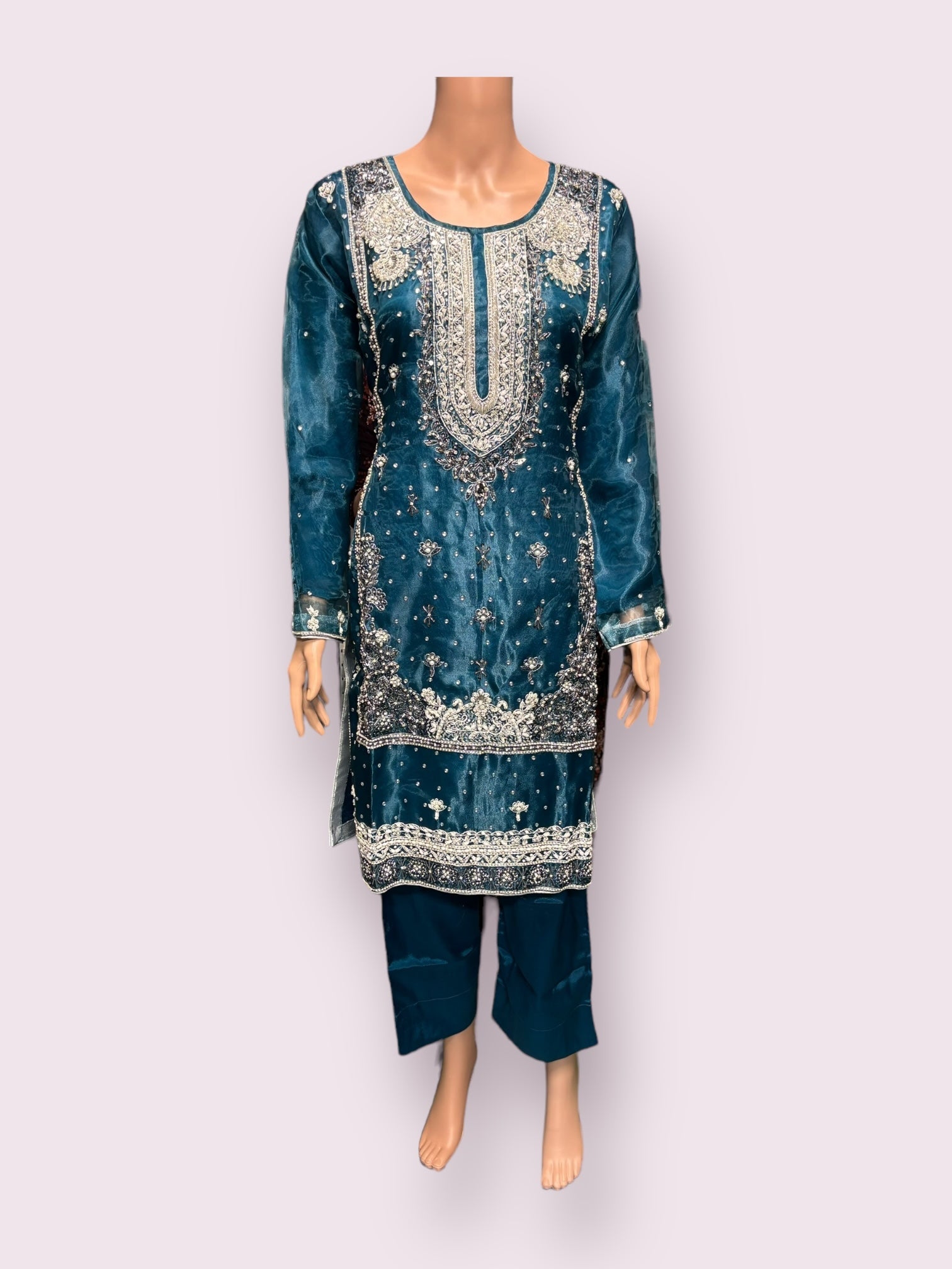 Traditional handwork designer Salwar Kameez ensemble by Saree Ghor Charlotte, featuring intricate embroidery and elegant ethnic wear for women.