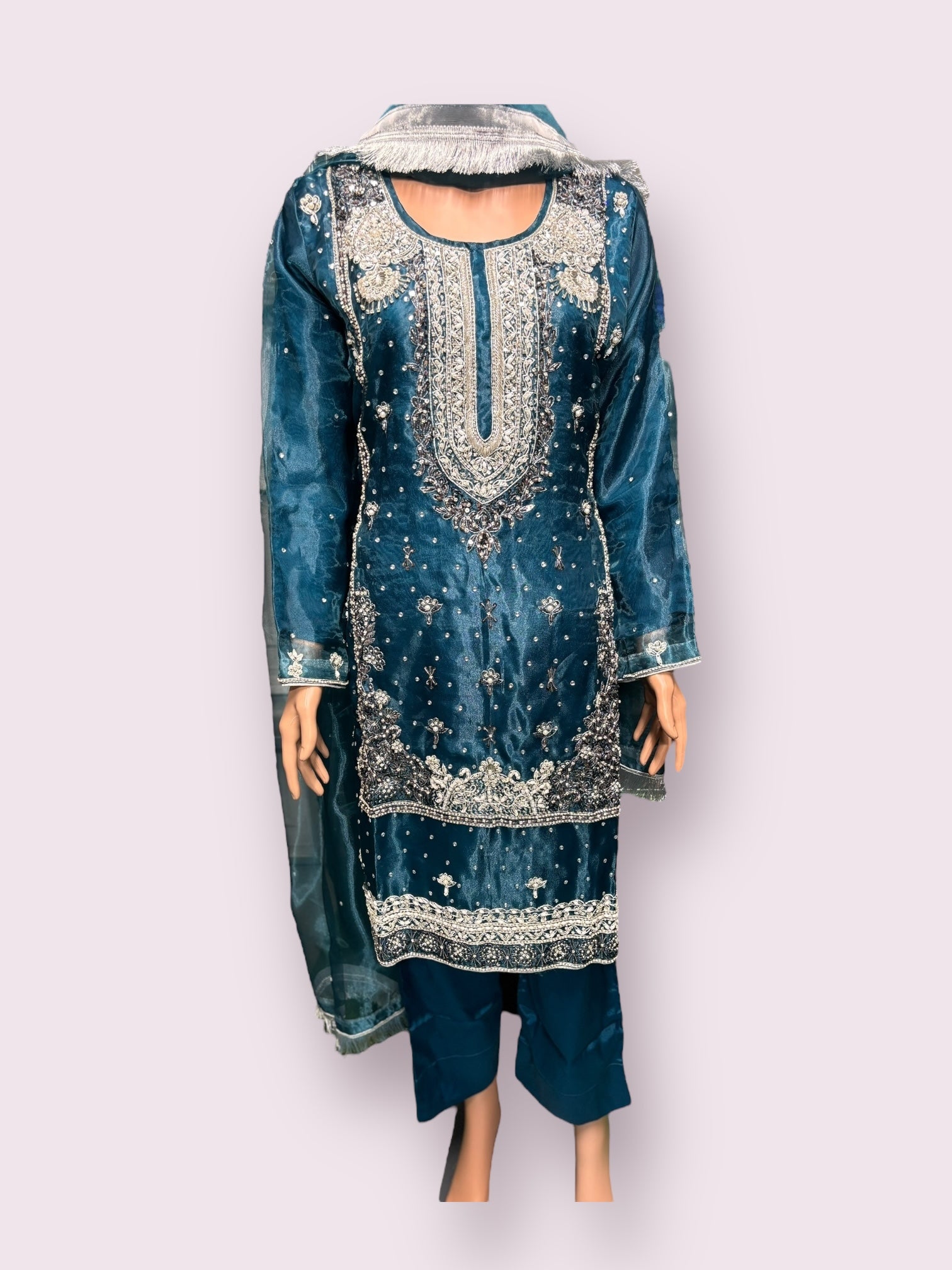 Traditional handwork designer Salwar Kameez ensemble by Saree Ghor Charlotte, showcasing intricate embroidery and ethnic style for women.