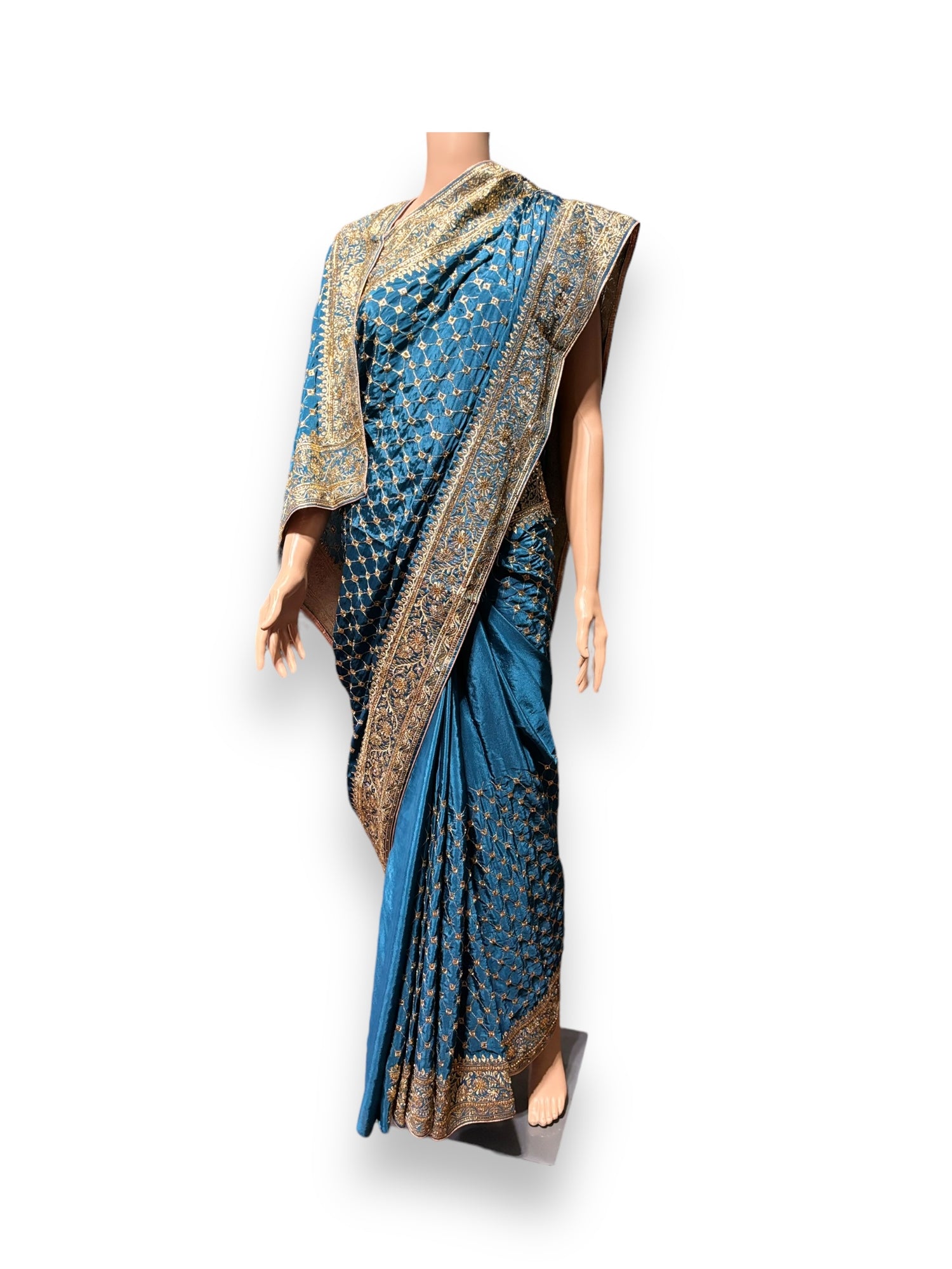 Sublime Simplicity: Traditional Designer Saree- Indian Ethnic Wear for Women - Saree Ghor Charlotte