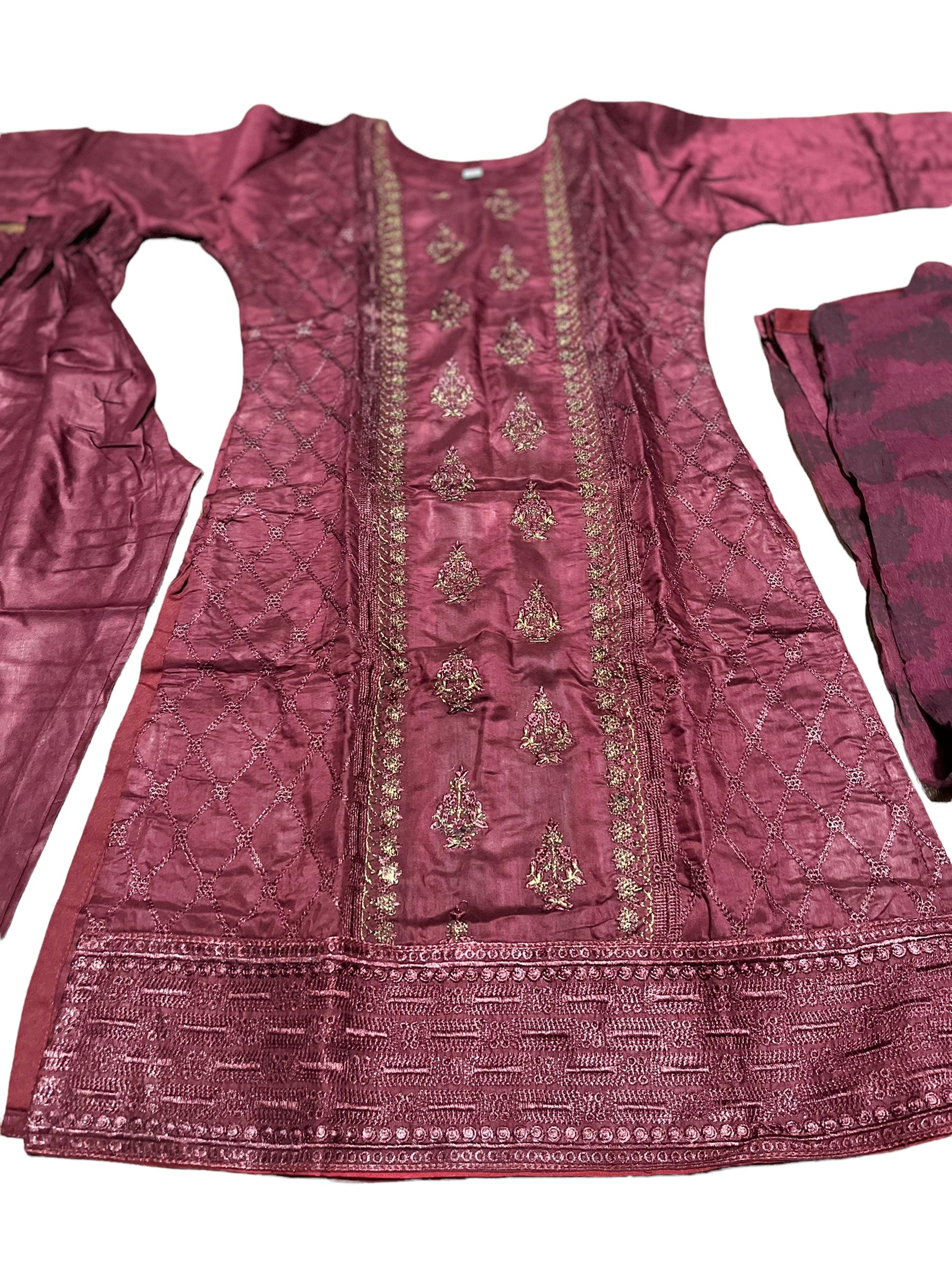 Traditional cotton salwar kameez set for girls, cultural ethnic wear by Saree Ghor Charlotte, suitable for ages 6-7 years.