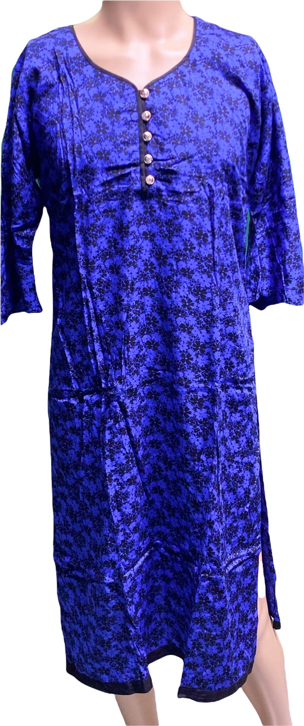 Traditional linen salwar kameez for women by Saree Ghor Charlotte, featuring a long sleeve design and ethnic wear style.