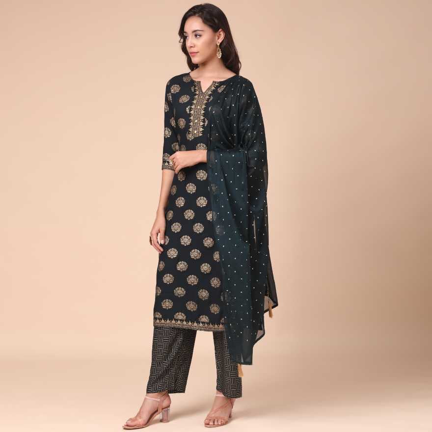 Traditional designer wear Kurti with pant and dupatta set by Saree Ghor Charlotte, ethnic salwar kameez for women.